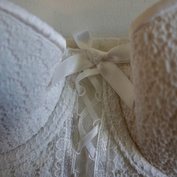 Victoria's Secret Bridal Bustier Size 34B - Picture 5 of 11